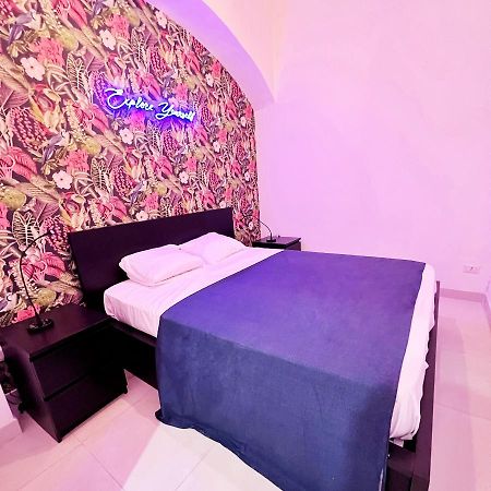 Light Rooms Naples Exterior photo